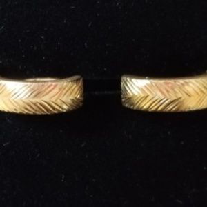 Beautiful 18K Solid Gold Huggie Earrings